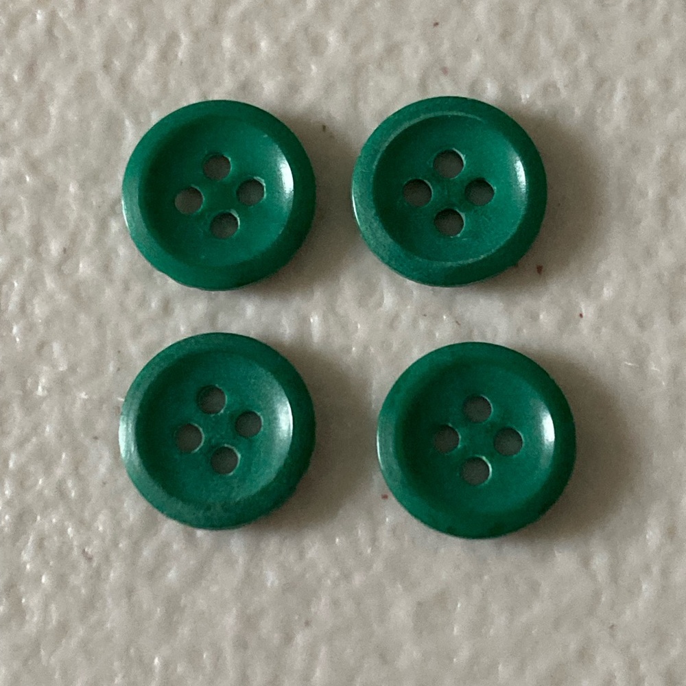 Lot 4 Green Plastic Buttons 4 Hole Design 1/2” Diameter Never Used Sewing Crafts